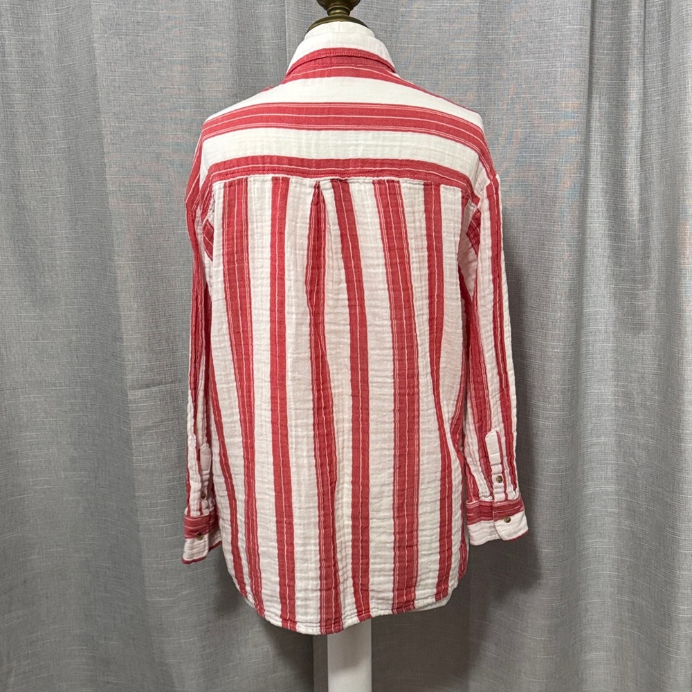 Old Navy Cotton Button Up Shirt-S-Red/White Striped-Notched Sides-Textured EUC - Picture 8 of 15